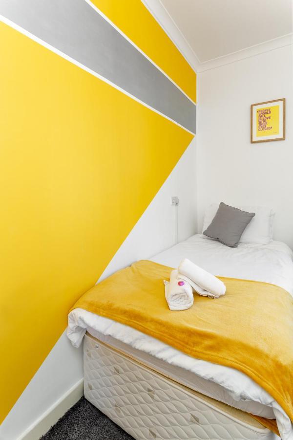 Cosy Anfield Guesthouse - Free Parking Liverpool Exterior photo